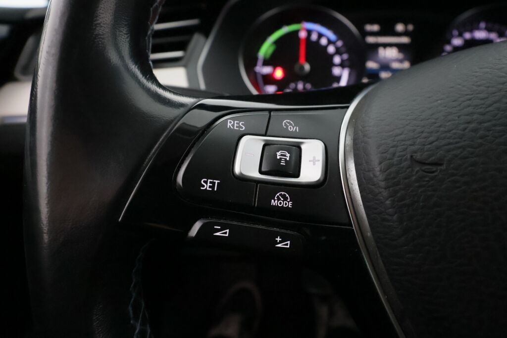 Volkswagen Passat 2017 Valkoinen