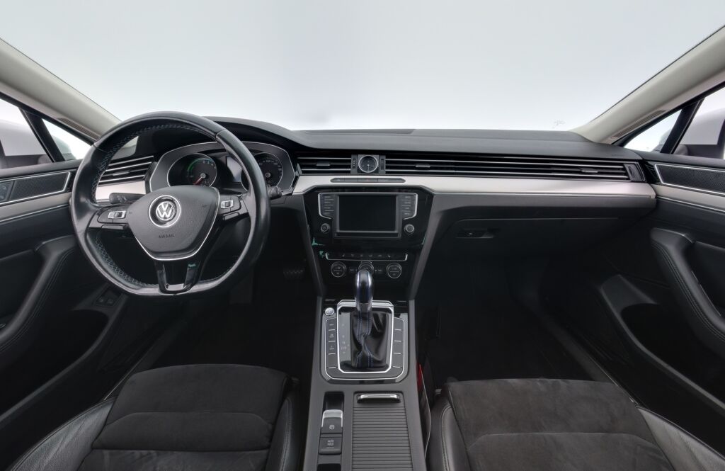 Volkswagen Passat 2017 Valkoinen