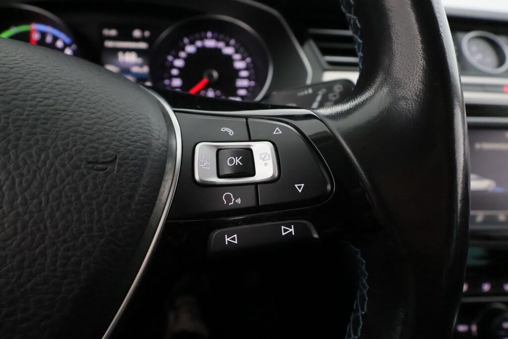 Volkswagen Passat 2017 Valkoinen