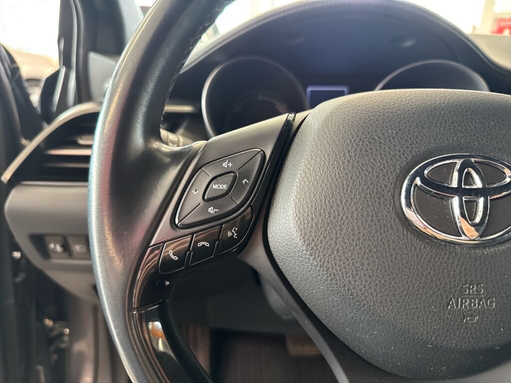 Toyota C-HR 2018 Harmaa