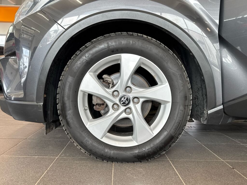 Toyota C-HR 2018 Harmaa