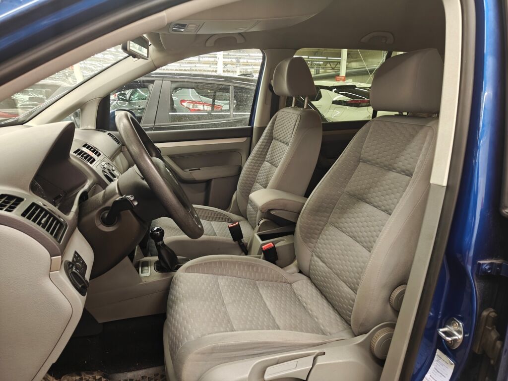 Volkswagen Touran 2009 Sininen