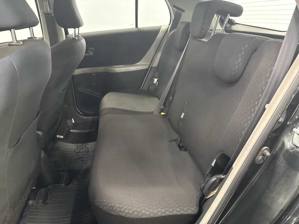 Toyota Yaris 2007 Musta