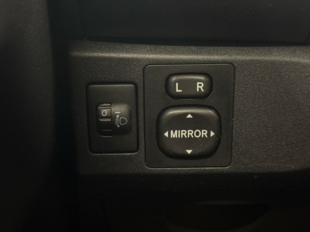 Toyota Yaris 2007 Musta