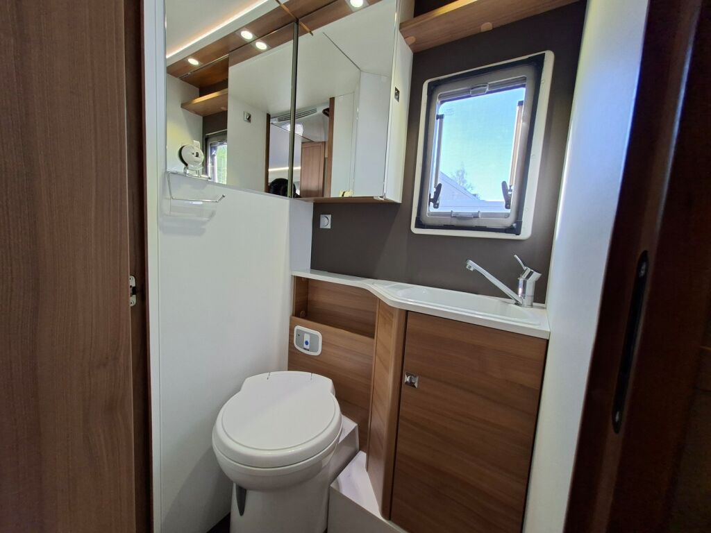 Adria Coral Supreme 670 SL 2019 Harmaa