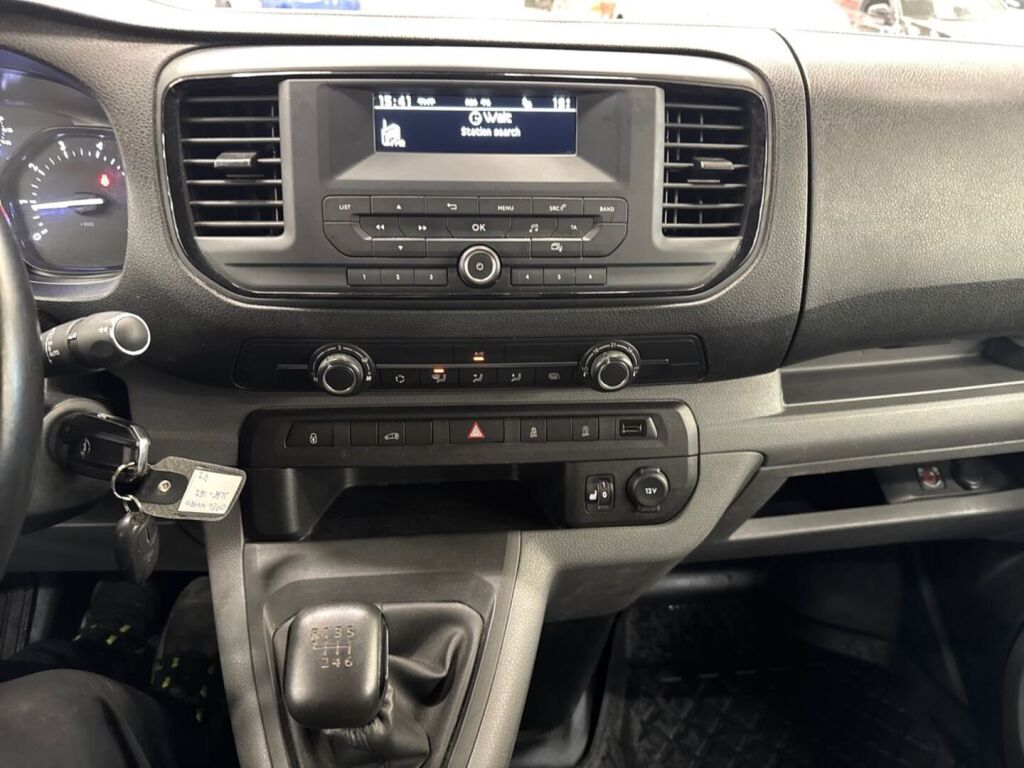 Opel Vivaro 2019 Valkoinen