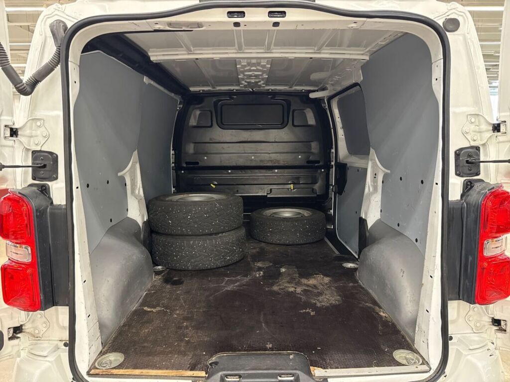 Opel Vivaro 2019 Valkoinen