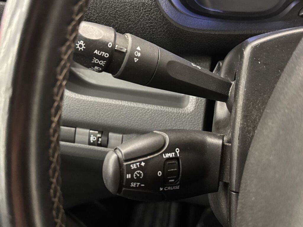 Opel Vivaro 2019 Valkoinen