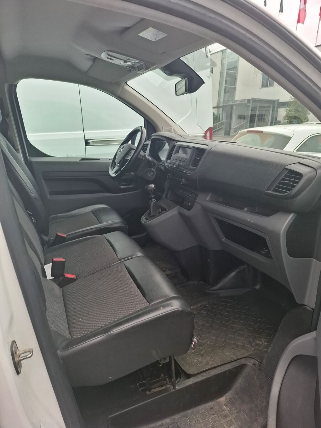 Opel Vivaro 2019 Valkoinen