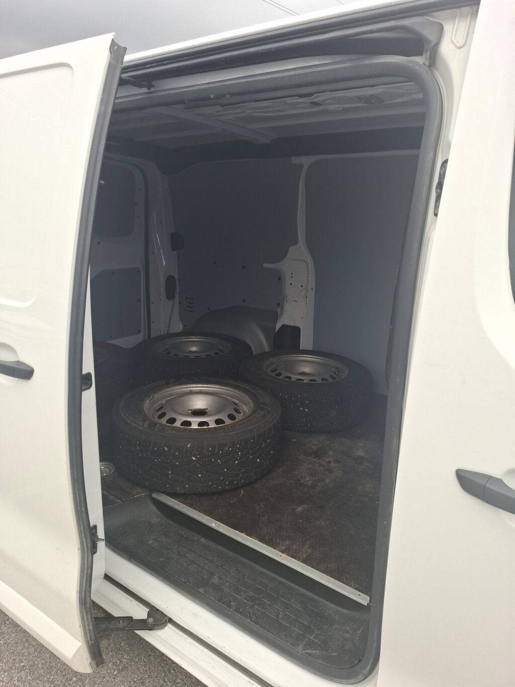 Opel Vivaro 2019 Valkoinen