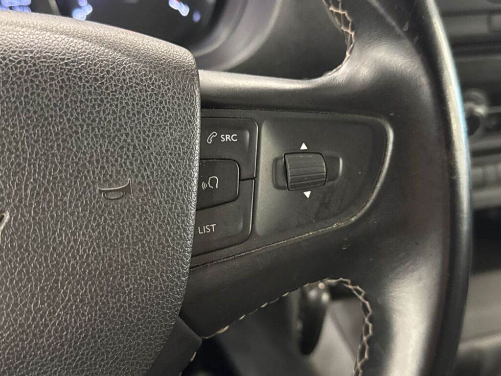 Opel Vivaro 2019 Valkoinen