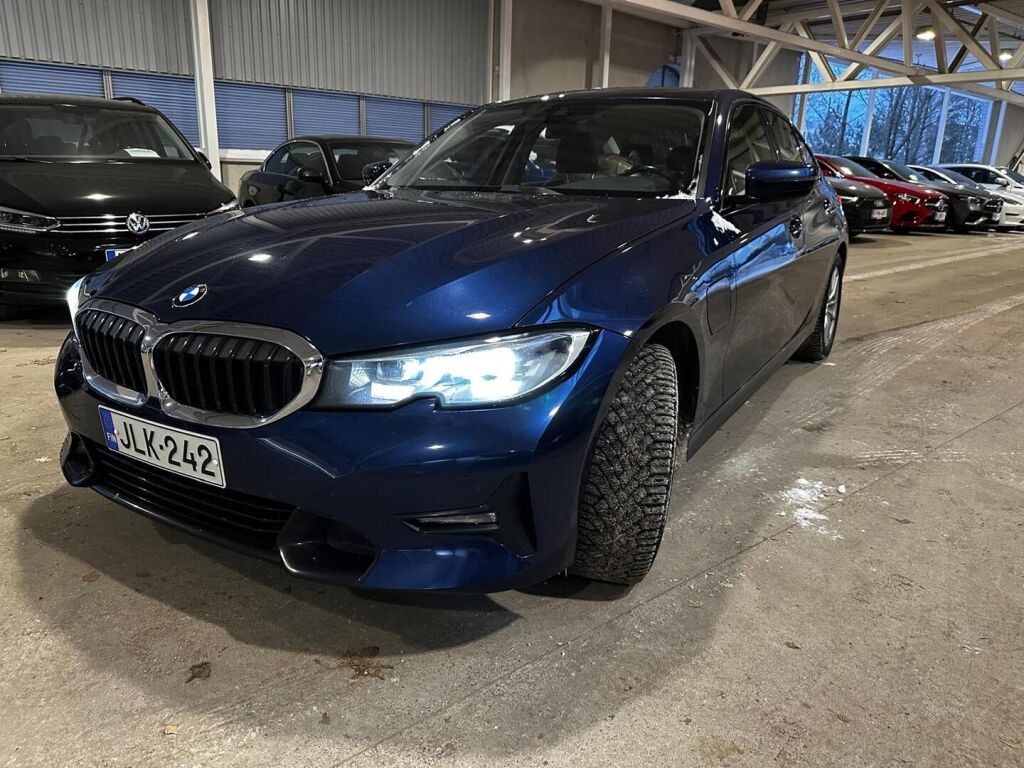 BMW 330 2020 Sininen