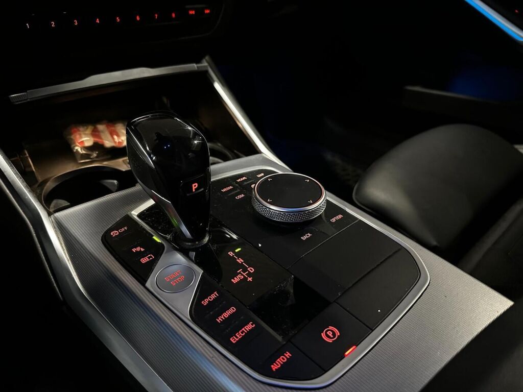 BMW 330 2020 Sininen