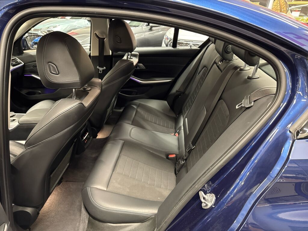 BMW 330 2020 Sininen