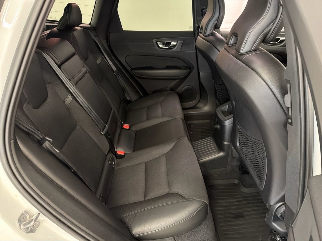 Volvo XC60 2020 Valkoinen