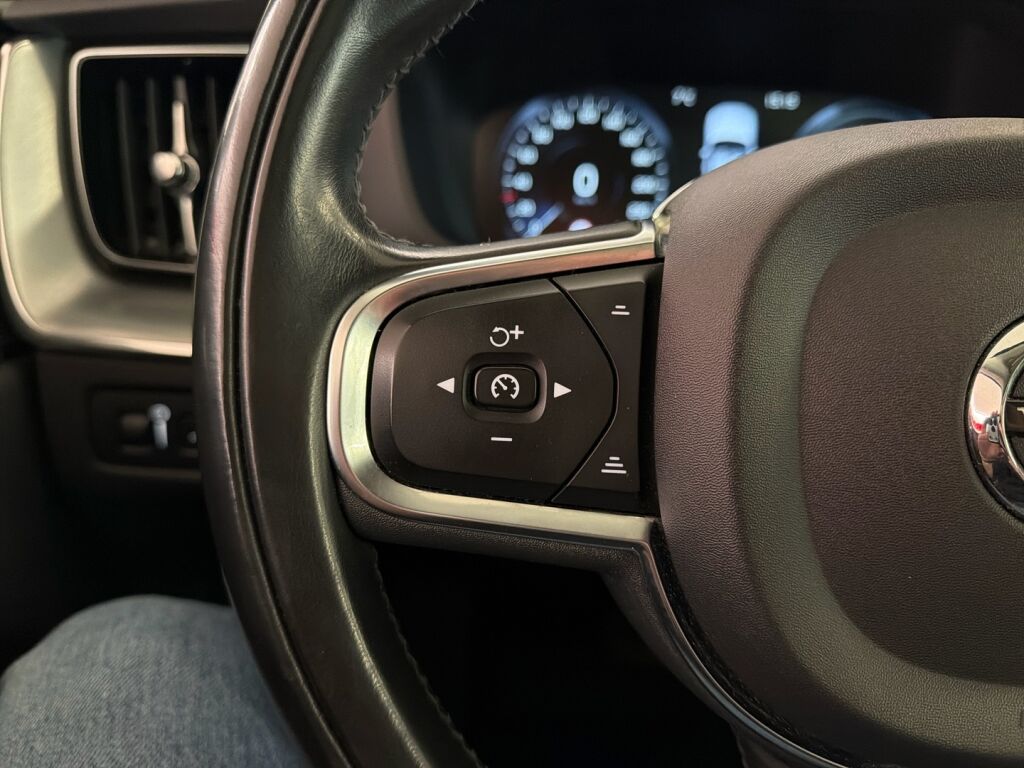 Volvo XC60 2020 Valkoinen