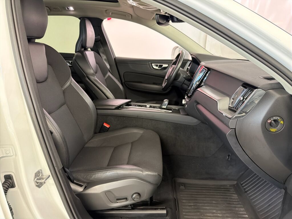 Volvo XC60 2020 Valkoinen