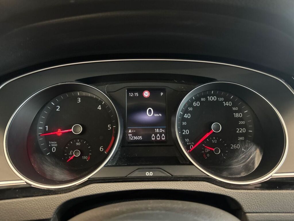Volkswagen Passat 2020 Valkoinen
