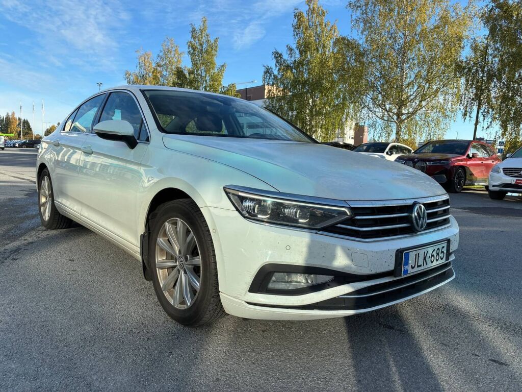 Volkswagen Passat 2020 Valkoinen