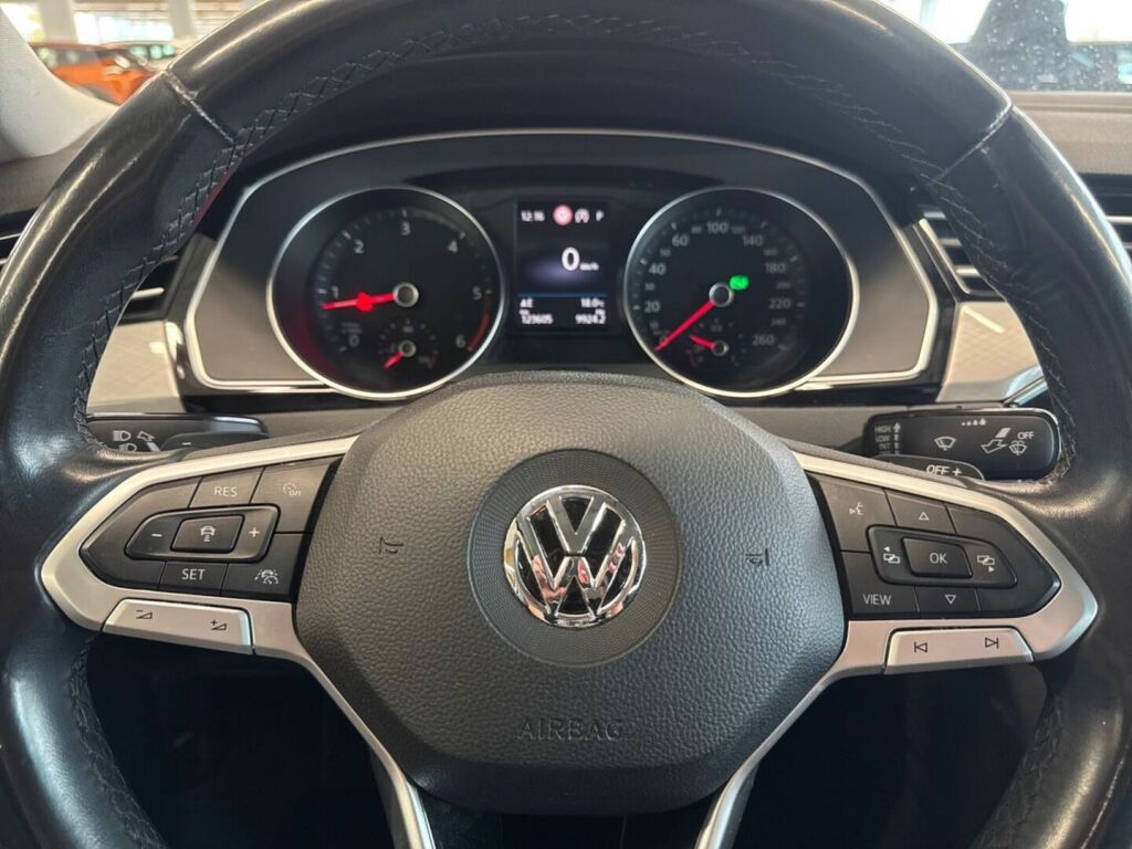 Volkswagen Passat 2020 Valkoinen