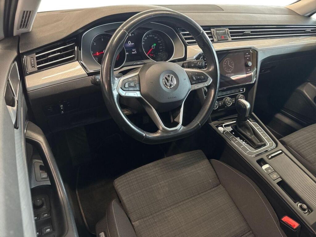 Volkswagen Passat 2020 Valkoinen