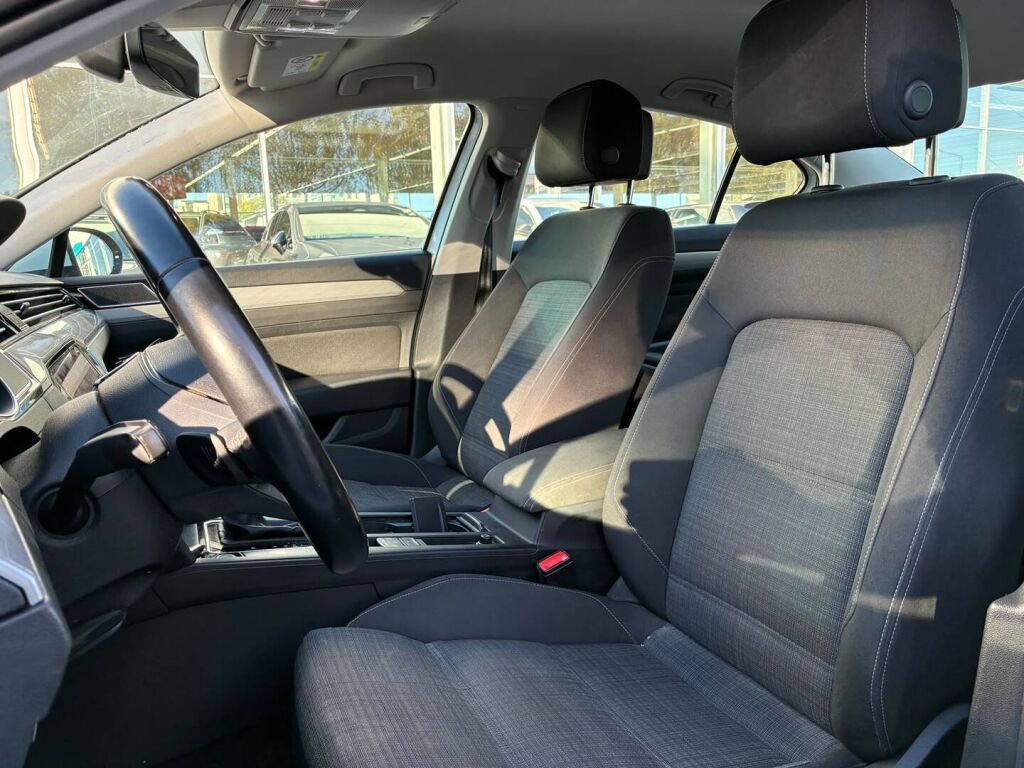 Volkswagen Passat 2020 Valkoinen