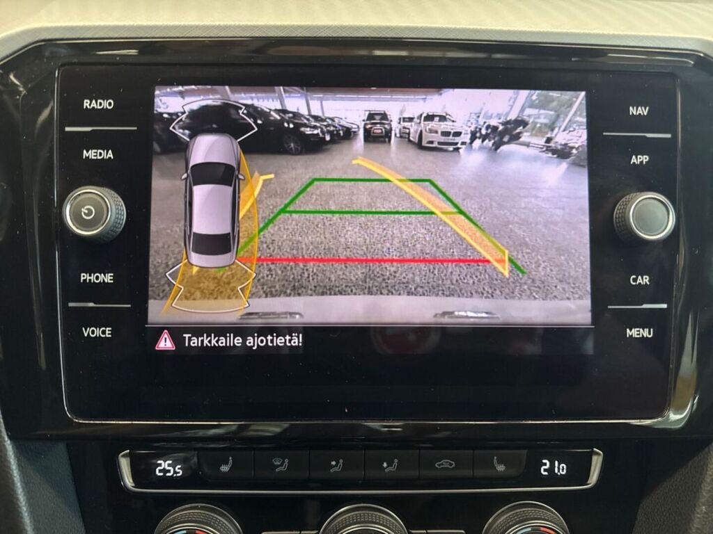 Volkswagen Passat 2020 Valkoinen