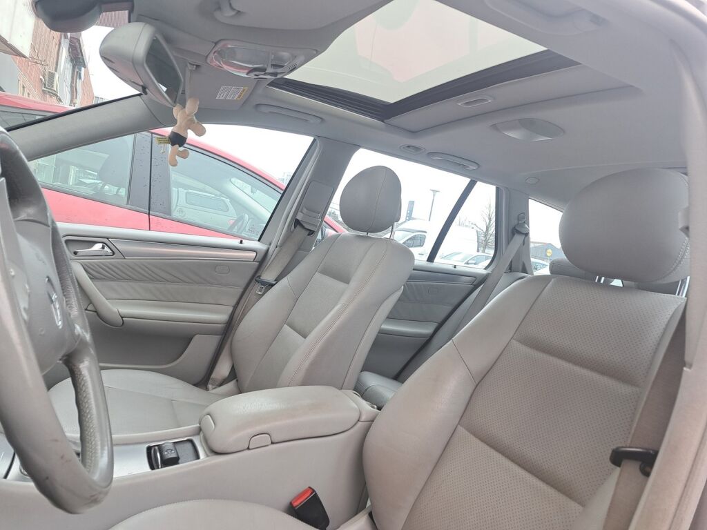 Mercedes-Benz C 2005 Harmaa