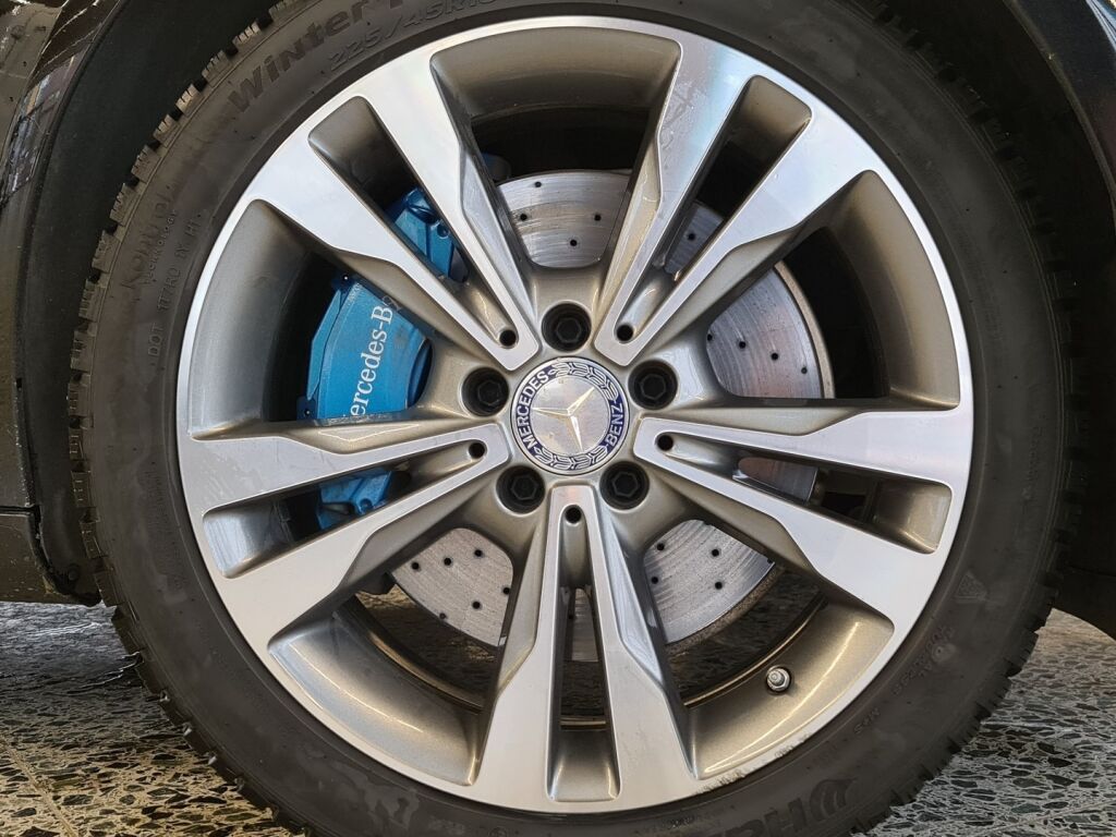 Mercedes-Benz C 2017 Musta