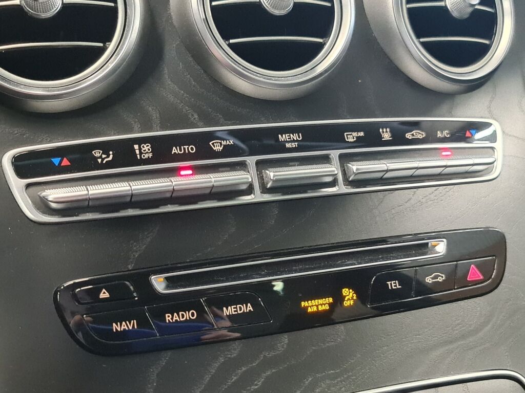 Mercedes-Benz C 2017 Musta