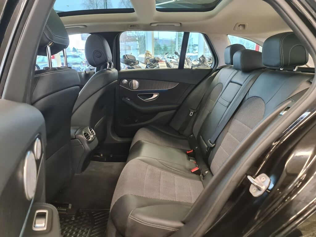 Mercedes-Benz C 2017 Musta