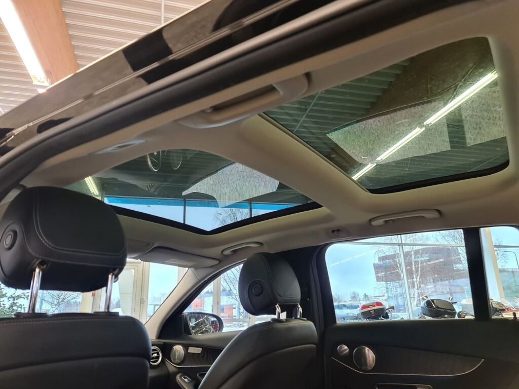 Mercedes-Benz C 2017 Musta