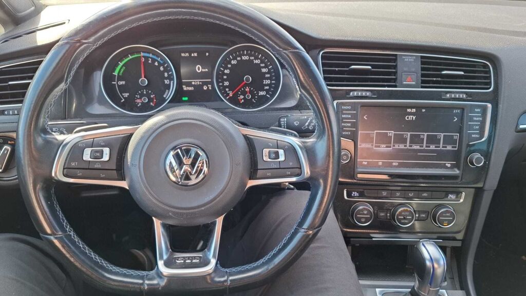 Volkswagen Golf 2014 Valkoinen