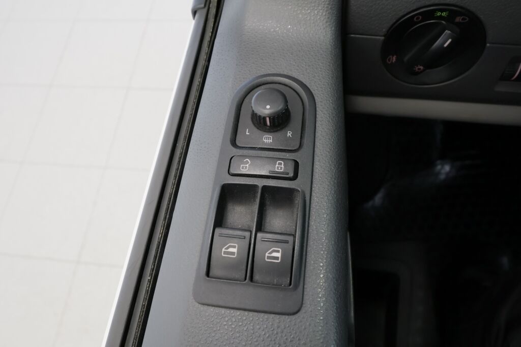 Volkswagen Transporter 2011 Valkoinen