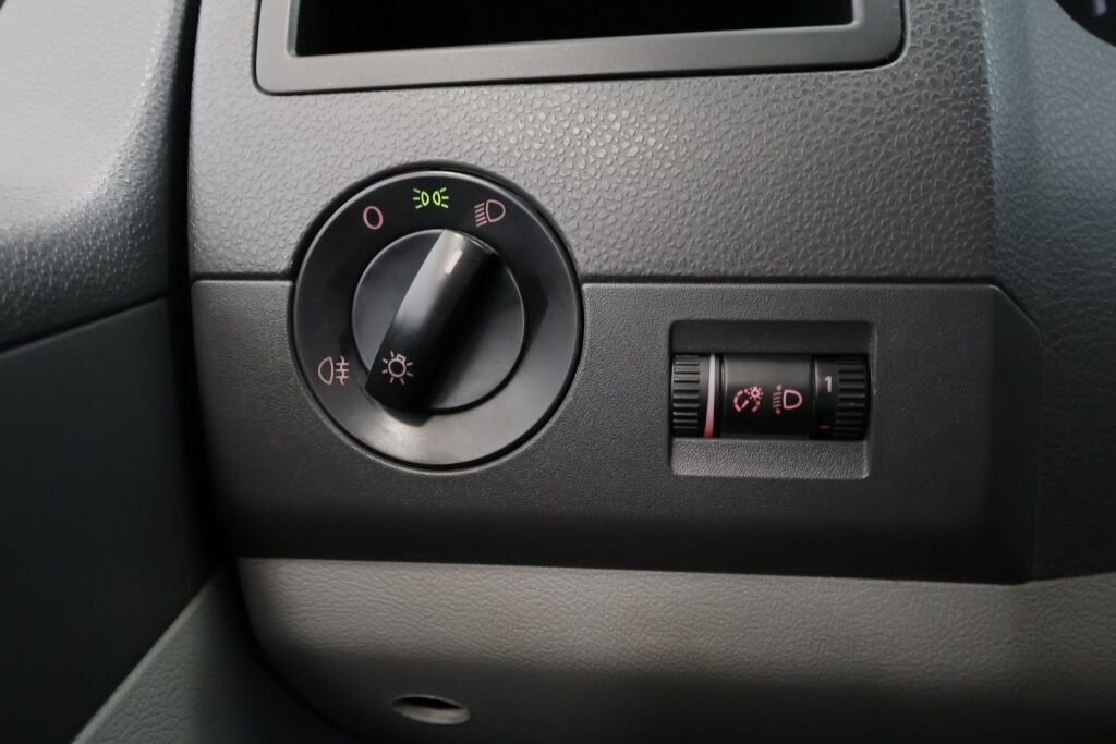 Volkswagen Transporter 2011 Valkoinen