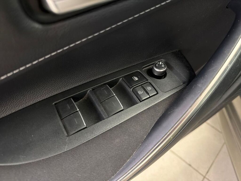 Toyota Corolla 2019 Ruskea (beige)