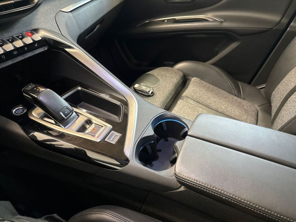 Peugeot 3008 2020 Valkoinen