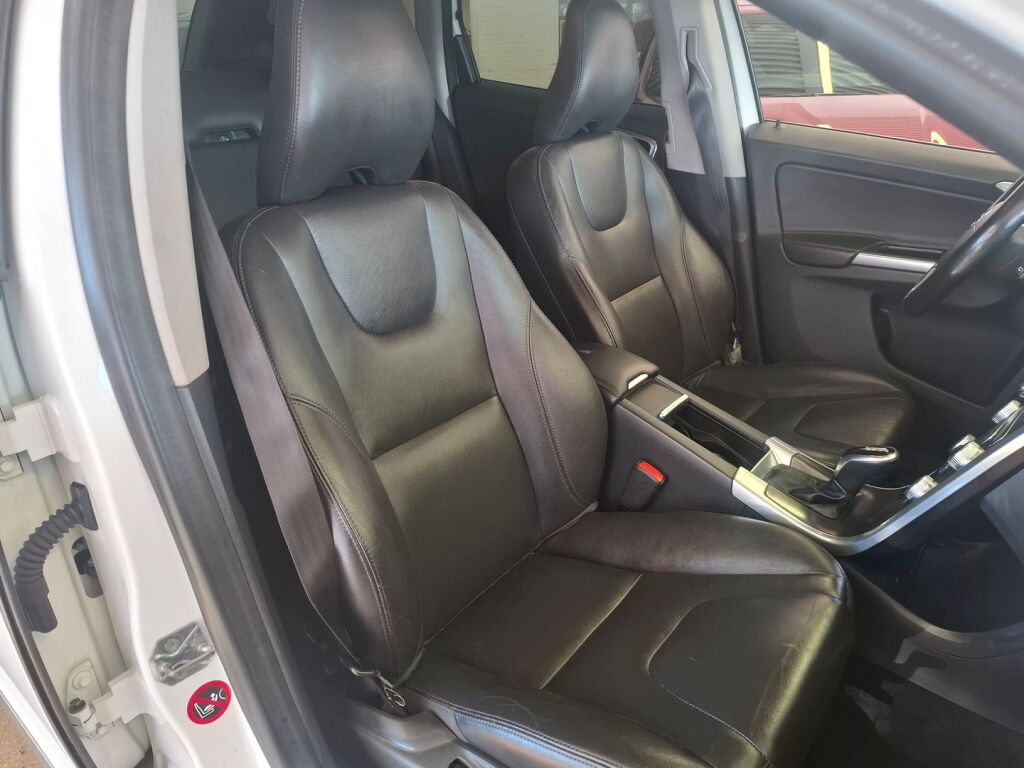 Volvo XC60 2015 Valkoinen