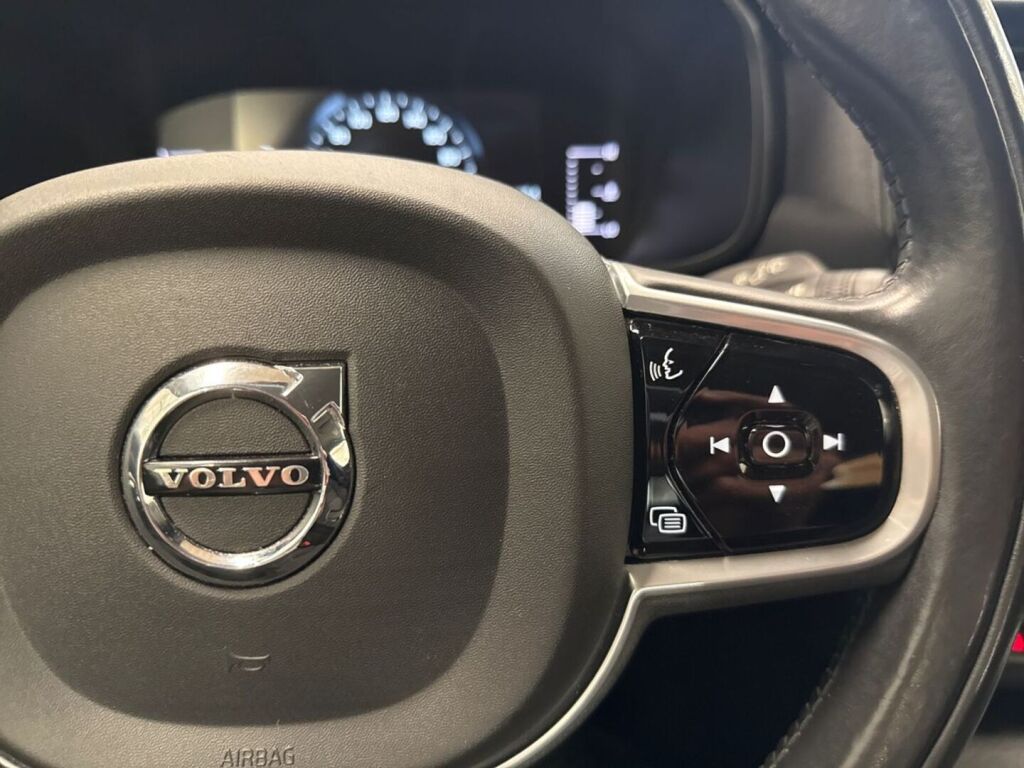 Volvo V90 2017 Musta