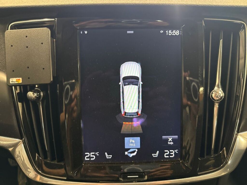 Volvo V90 2017 Musta