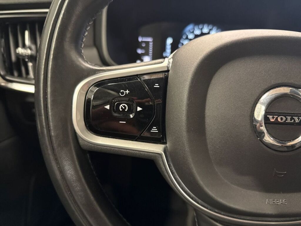 Volvo V90 2017 Musta