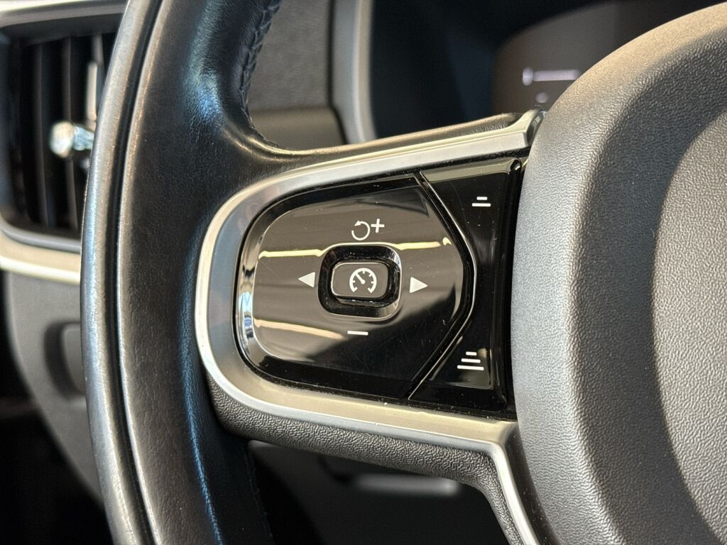 Volvo V90 2017 Musta