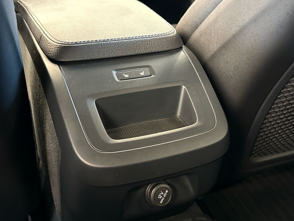 Volvo V90 2017 Musta