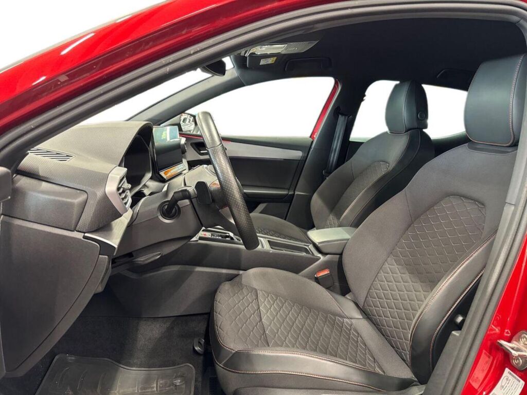 Seat Leon 2020 Punainen