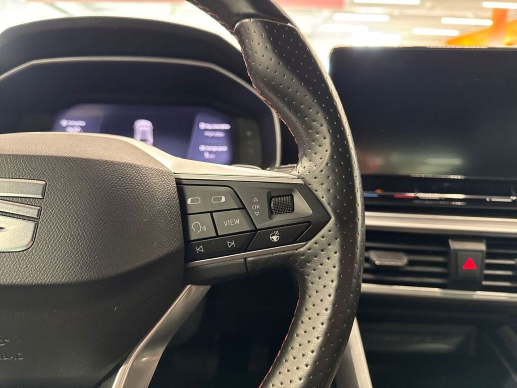 Seat Leon 2020 Punainen