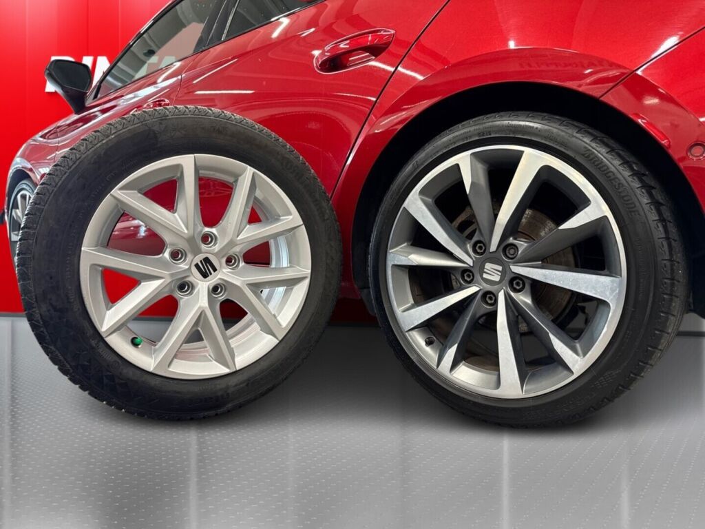 Seat Leon 2020 Punainen