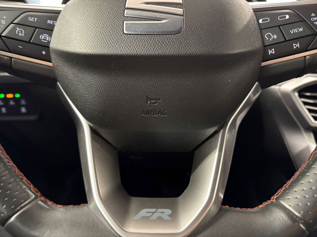 Seat Leon 2020 Punainen