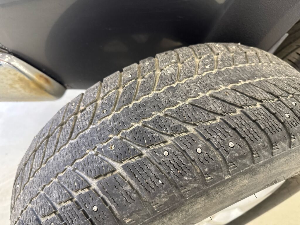 Nissan Navara 2011 Harmaa