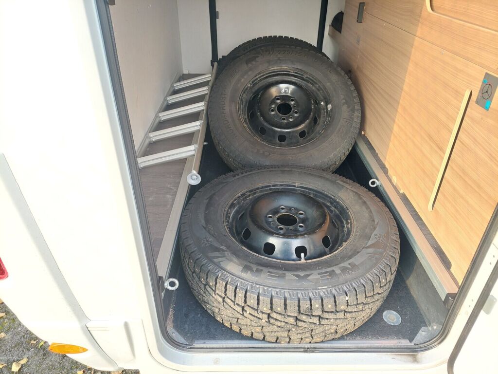 Adria Matrix Axess 670 SL 2020 Valkoinen