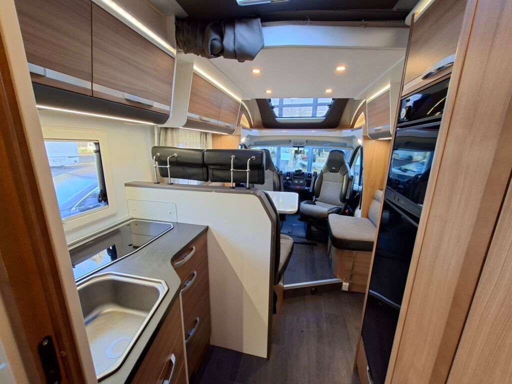 Adria Matrix Axess 670 SL 2020 Valkoinen